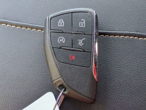 Used 2025 GMC Acadia Elevation image 36