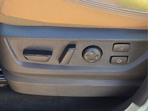 Used 2025 INFINITI QX80 Sensory image 23