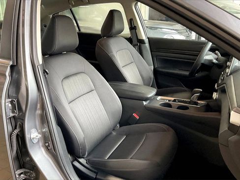 Used 2025 Nissan Altima 2.5 SV image 23