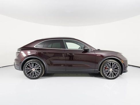 New 2025 Porsche Macan 4S Electric image 8