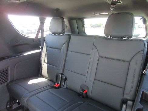New 2026 GMC Yukon XL Denali w/ Sun & Power Step Package AWD/4WD image 13