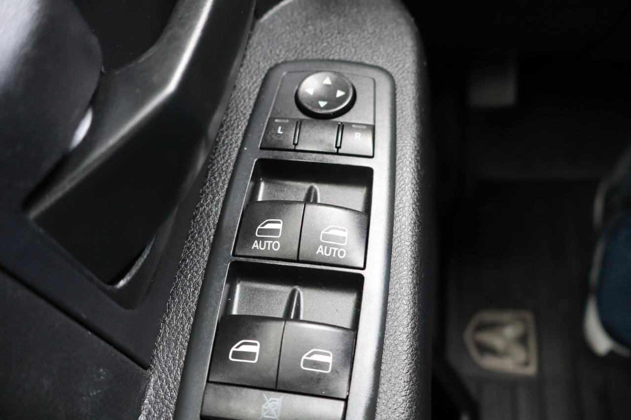Used 2016 RAM 1500 Express RWD image 27