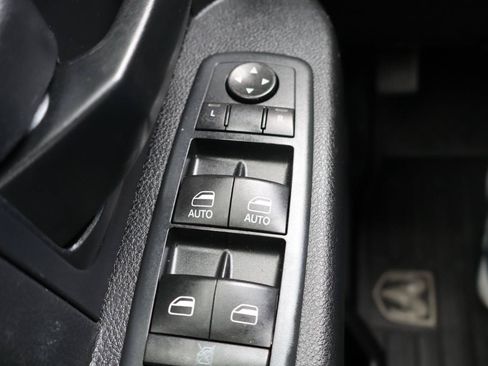 Used 2016 RAM 1500 Express RWD image 27