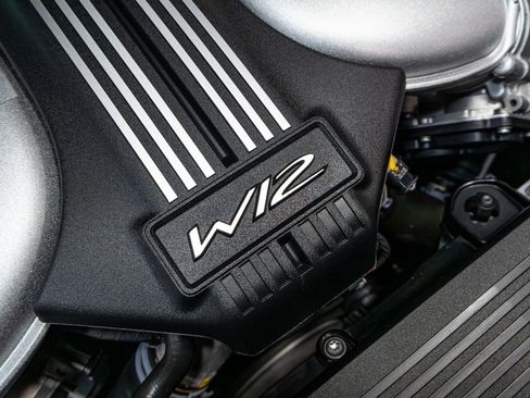 Used 2021 Bentley Flying Spur W12 image 49