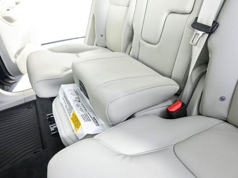 Certified 2024 Volvo XC90 B5 Plus w/ Protection Package Premier AWD/4WD image 23