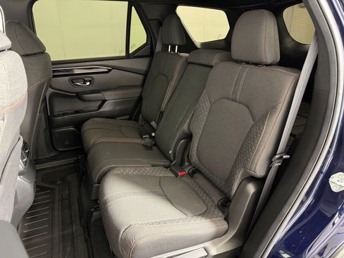Used 2025 Honda Pilot Sport image 12