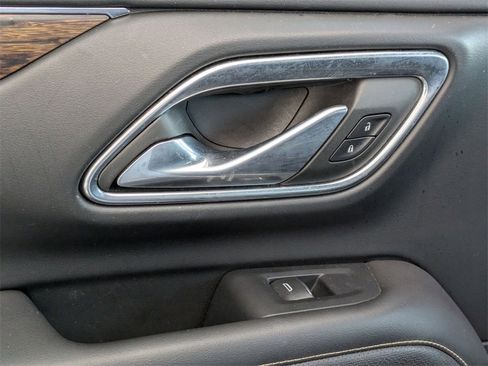 Used 2023 Chevrolet Suburban Premier image 26