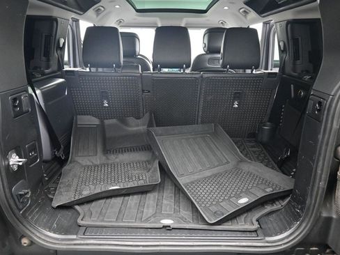 Used 2020 Land Rover Defender 110 SE AWD/4WD image 19