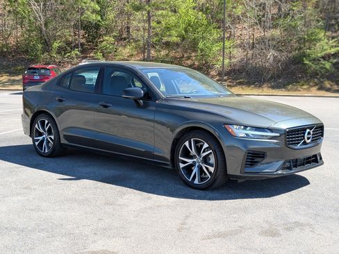 Used 2021 Volvo S60 T8 R-Design Expression image 10