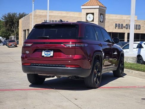 Used 2023 Jeep Grand Cherokee Limited w/ Luxury Tech Group II AWD/4WD image 8