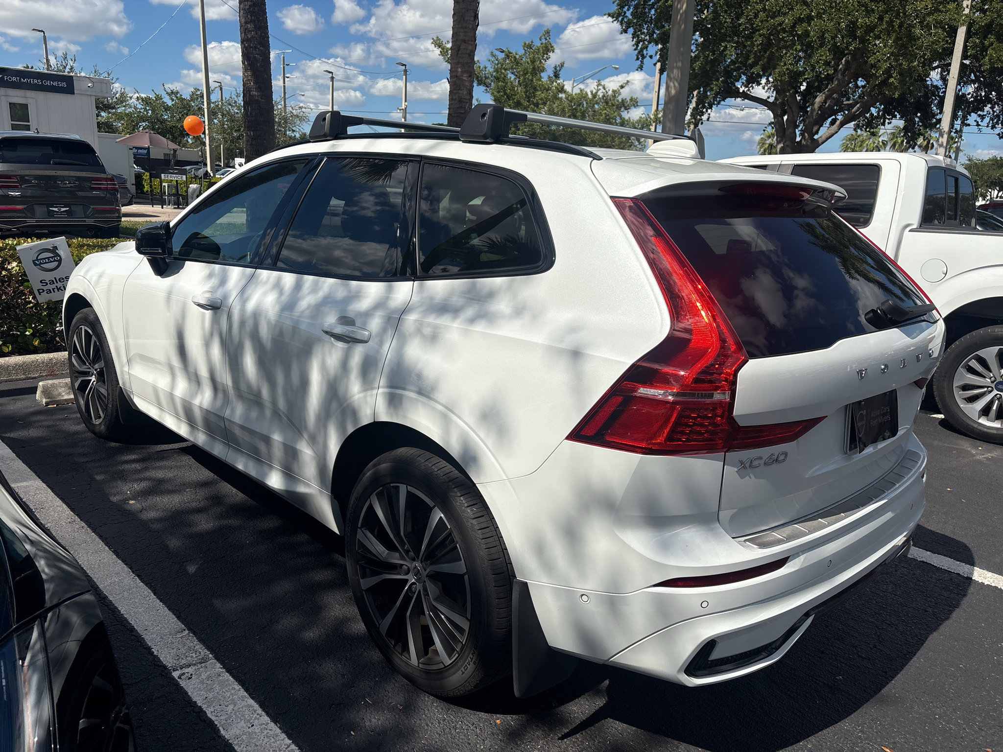 Used 2025 Volvo XC60 B5 Plus w/ Protection Package Premier AWD/4WD image 6