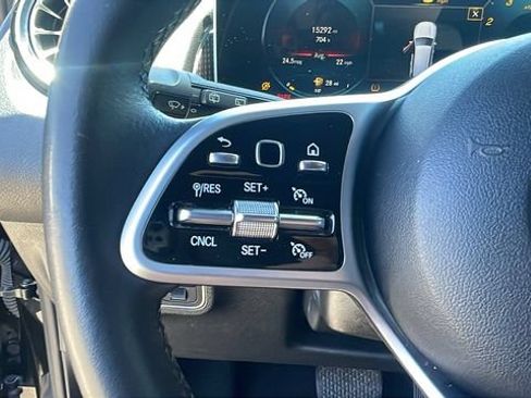 Used 2021 Mercedes-Benz GLB 250 image 24