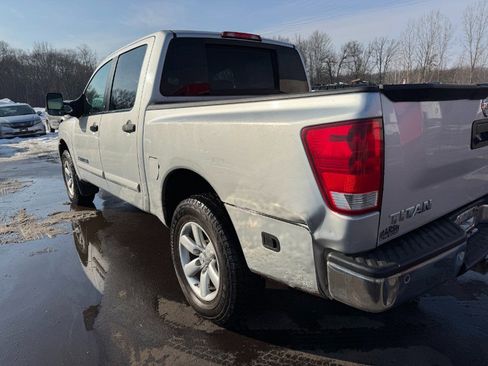 Used 2014 Nissan Titan SV image 10