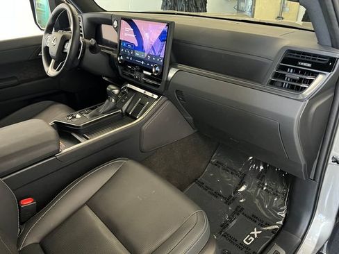 Used 2026 Lexus GX 550 AWD/4WD image 43