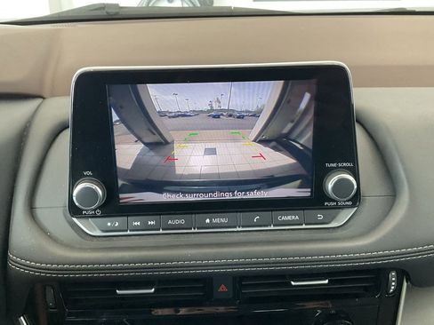 Used 2022 Nissan Rogue SV image 15