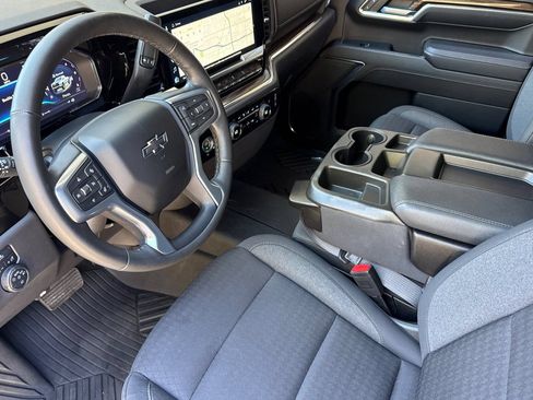 Used 2023 Chevrolet Silverado 1500 LT Trail Boss w/ LPO, Dark Essentials Package AWD/4WD image 11