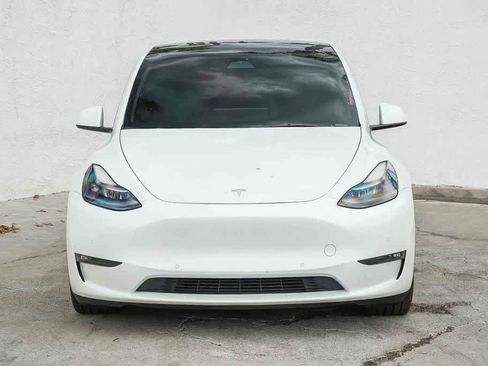 Used 2022 Tesla Model Y Performance AWD/4WD image 2