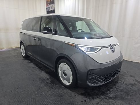 Used 2025 Volkswagen ID. Buzz 1st Edition AWD/4WD image 2