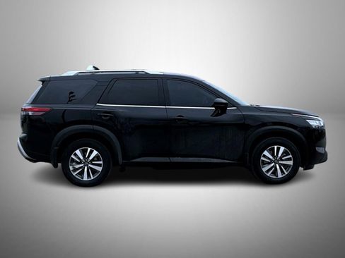 Used 2024 Nissan Pathfinder SL image 4
