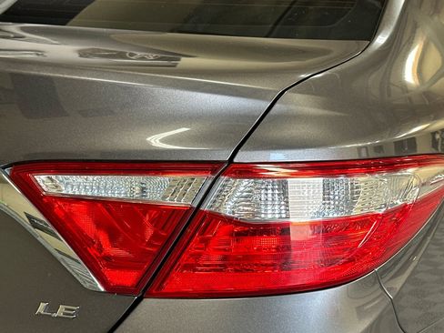 Used 2017 Toyota Camry LE FWD image 44