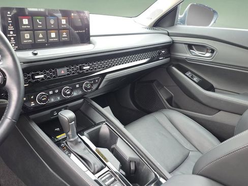 Used 2025 Honda Accord Touring image 17
