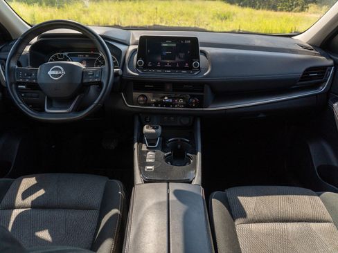 Used 2025 Nissan Rogue SV FWD image 20