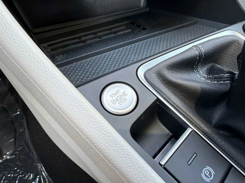 New 2026 Volkswagen Jetta SE FWD image 20