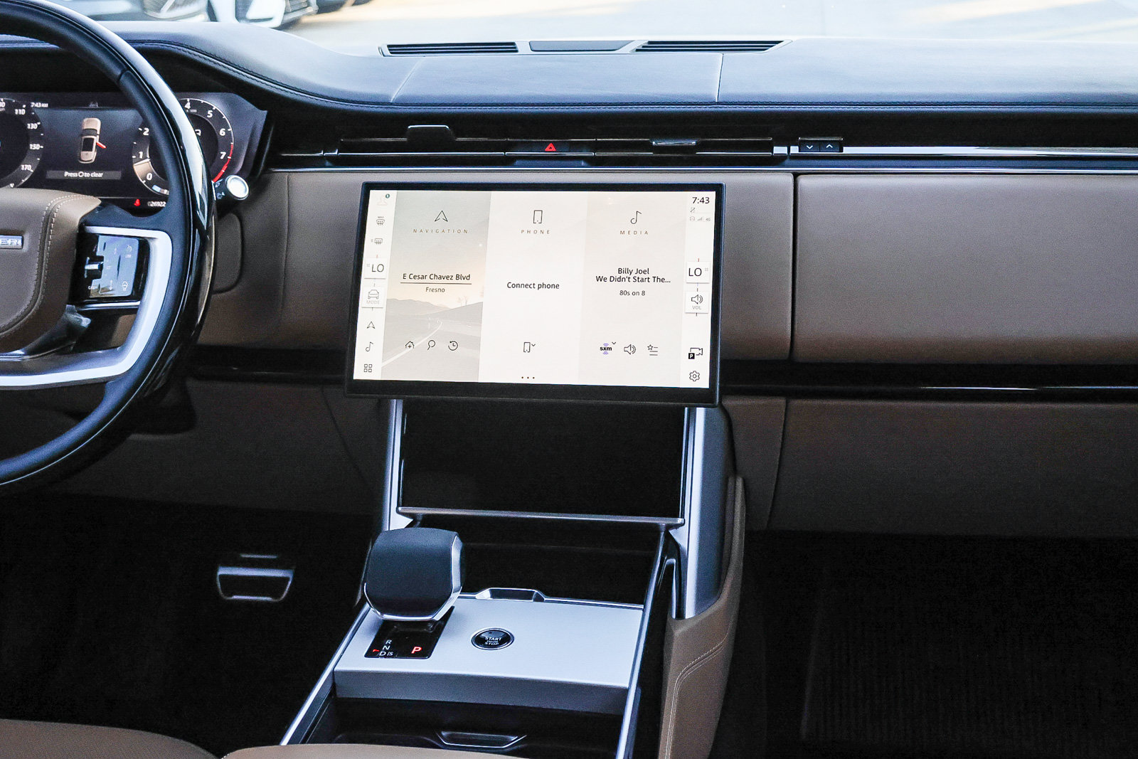 Certified 2025 Land Rover Range Rover SE AWD/4WD image 22