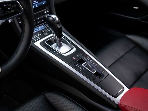 Used 2019 Porsche 718 Boxster image 13