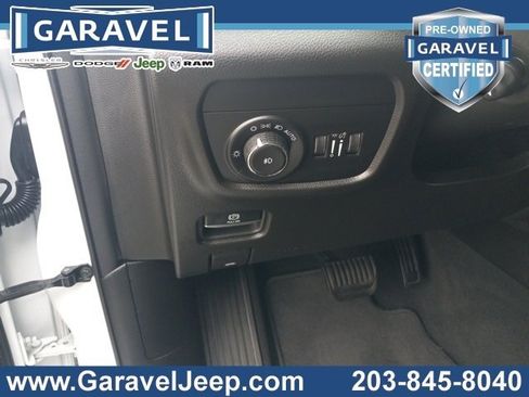 Used 2023 Jeep Grand Cherokee Overland w/ Luxury Tech Group IV image 33