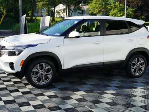 Used 2024 Kia Seltos LX AWD/4WD image 26