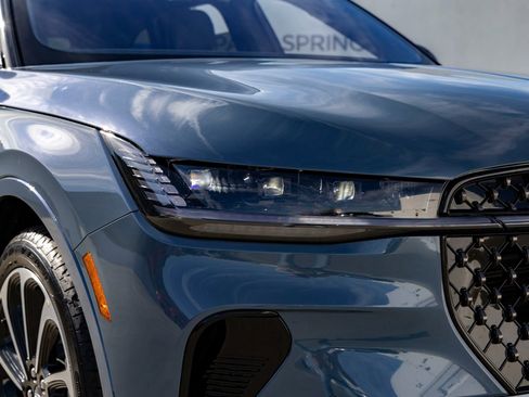 Used 2026 Lincoln Nautilus Black Label image 9