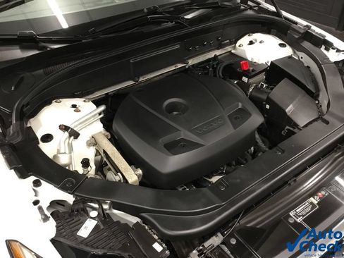 Used 2018 Volvo XC60 T5 Momentum w/ Vision Package AWD/4WD image 42