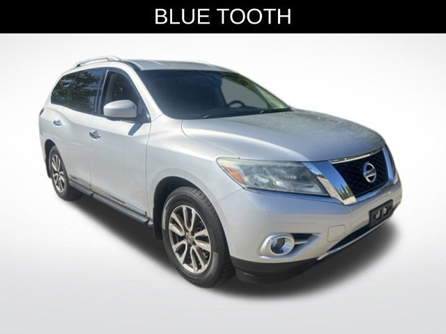 Used 2015 Nissan Pathfinder SL w/ SL Tech Package FWD image 2