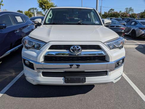 Used 2018 Toyota 4Runner Limited AWD/4WD image 7