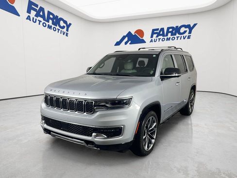 Used 2025 Jeep Wagoneer Series III w/ Premium Group I AWD/4WD image 2