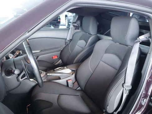 Used 2015 Nissan 370Z Coupe RWD image 16