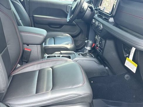 New 2026 Jeep Gladiator Sport AWD/4WD image 13