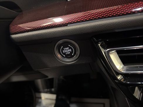 Used 2025 Chevrolet Traverse Z71 image 24