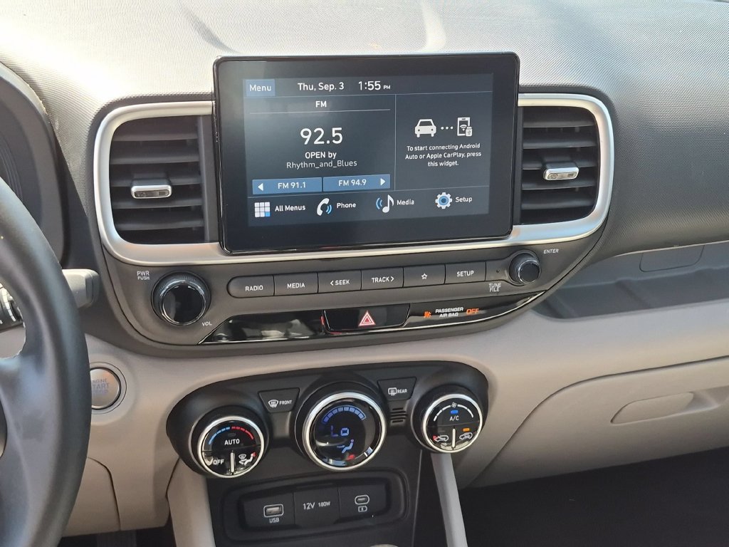 Used 2025 Hyundai Venue SEL FWD image 19