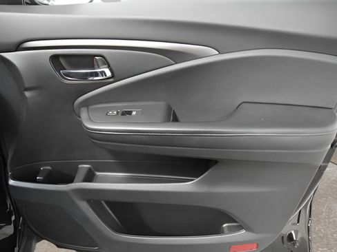 Used 2021 Honda Passport Sport image 14