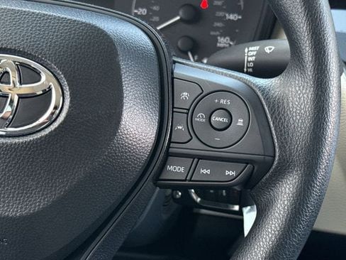 Used 2025 Toyota Corolla LE image 15