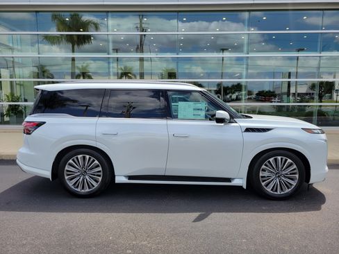 New 2026 INFINITI QX80 Luxe w/ Cargo Package RWD image 3
