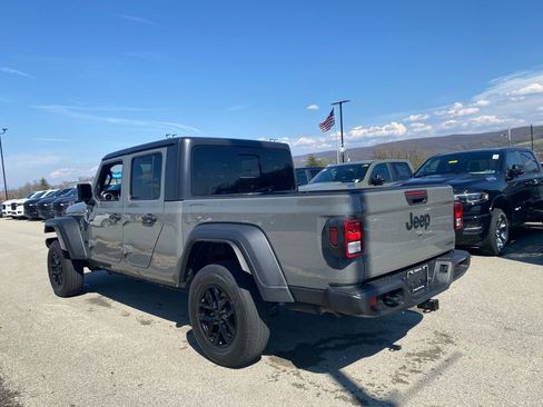 Used 2020 Jeep Gladiator Sport image 4