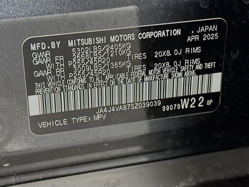 Used 2025 Mitsubishi Outlander SE image 12