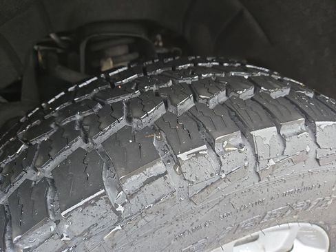 Used 2022 Chevrolet Colorado LT image 11