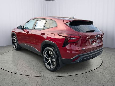 Certified 2024 Chevrolet Trax RS w/ Driver Confidence Package image 4