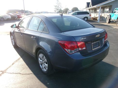 Used 2014 Chevrolet Cruze LS image 8