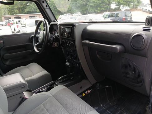 Used 2007 Jeep Wrangler Unlimited Rubicon w/ PWR Convenience Group AWD/4WD image 15