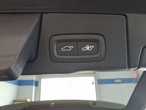 Used 2024 Volvo XC60 B5 Plus AWD/4WD image 19
